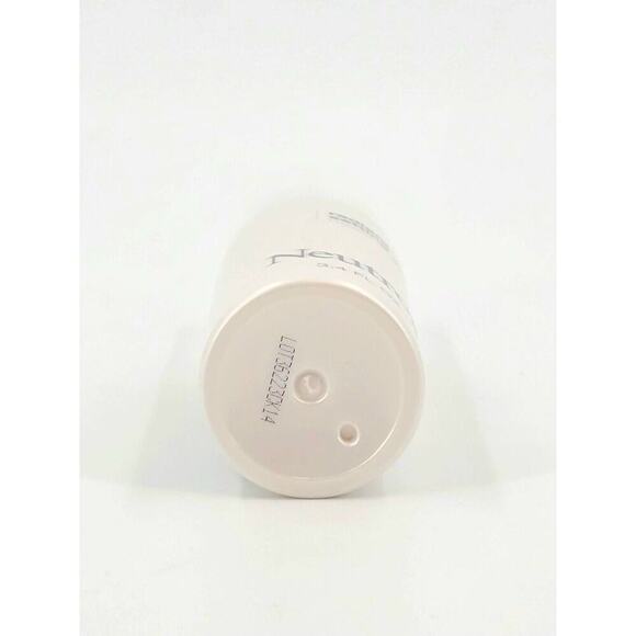 Neutrogena Radiant Makeup Setting Spray Long-Lasting & Weightless Mist 3.4 oz - Picture 9 of 10